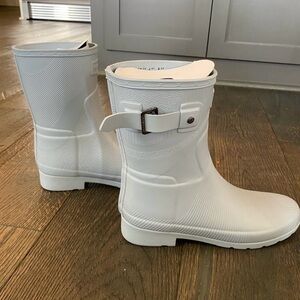 HUNTER REFINED SHORT WAVE TEXTURE LADIES WELLIES RAIN BOOTS